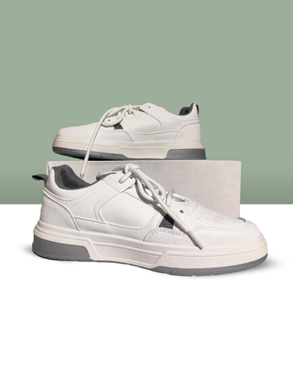 L V TRAINER - Image 3
